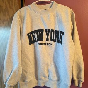 White Fox Boutique Light Gray "New York" Crewneck Sweatshirt xs/sm
